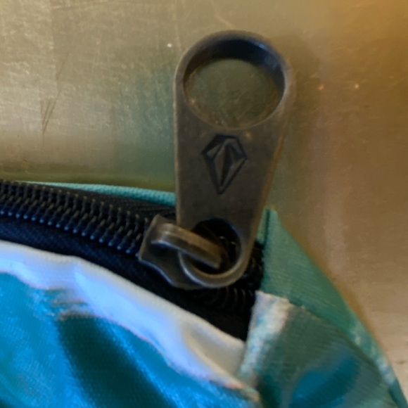 Volcom Art “Dusk to Dawn” Pouch - Picture 5 of 13